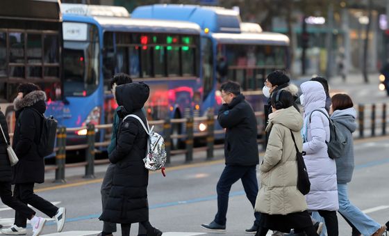 강추위에 웅크린 출근길