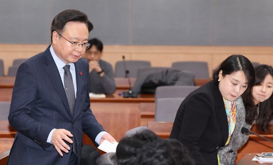 국민연금기금운용위 참석하는 조규홍 장관