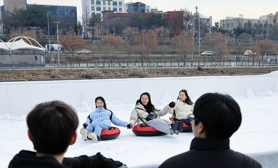 겨울에는 눈썰매가 최고