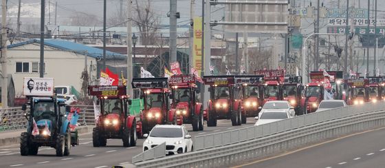 전봉준 투쟁단, '윤석열 구속' 촉구 트랙터 상경 시위