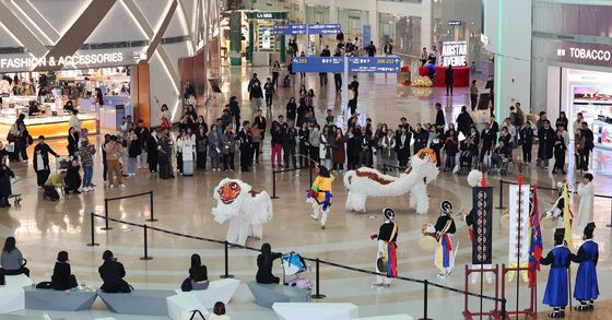 인천공항 면세구역에서 펼쳐지는 전통공연