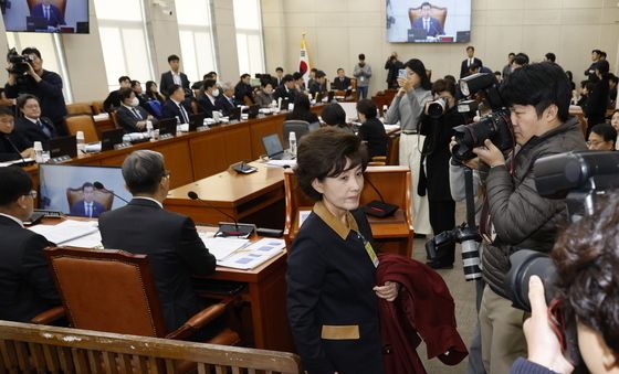 野 요구에 행안위 퇴장하는 박선영 진화위 위원장