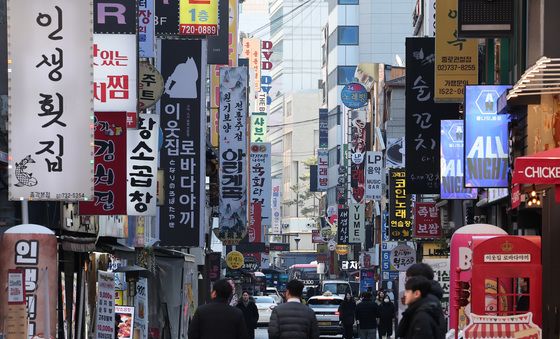 신용카드 이용액, 전주 대비 26% 급감 '자영업자 불황'