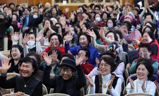 어르신 교육 생애사 출판 기념회