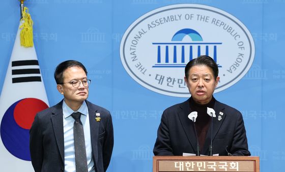 국회 교육·복지위원장 '교육부·복지부장관 사퇴 촉구'