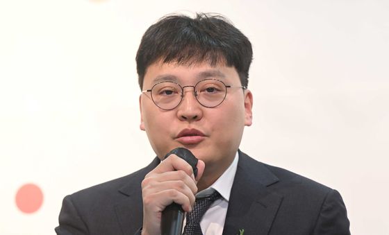 발언하는 이승건 비바리퍼블리카 대표