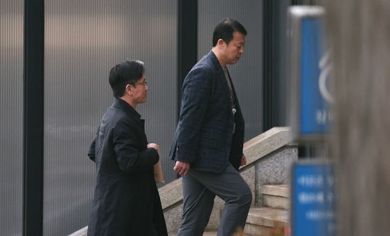 공수처 들어가는 오동운 처장 '대통령, 오늘까지 출석 요청'