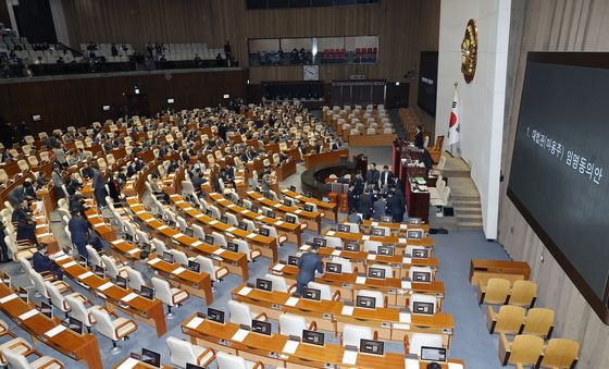 한덕수 권한대행 탄핵소추안 제안 설명하는 박성준 의원