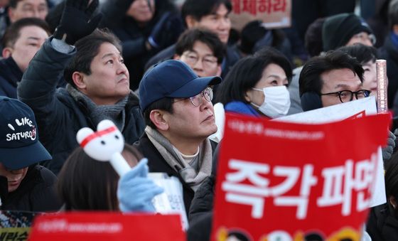 민주당, 촛불집회 참석