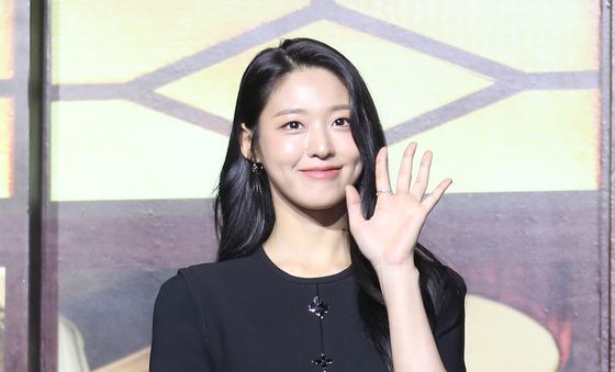 김설현, 사랑스러운 보조개 미소