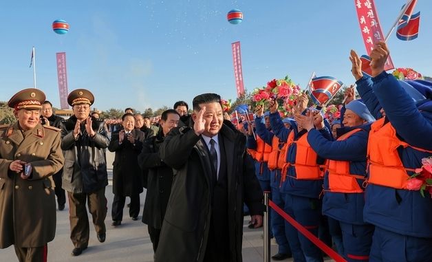 김정은, 신포시 바닷가 양식 사업소 준공식 참석