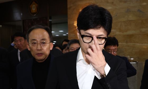 의총서 내각 총사퇴·국방장관 해임 의견 모은 與