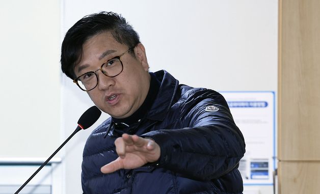 주제발표 나선 이성규 한국담배규제연구센터장