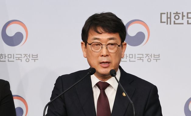 2024년 주요정책 추진계획 발표하는 최응천 문화재청장