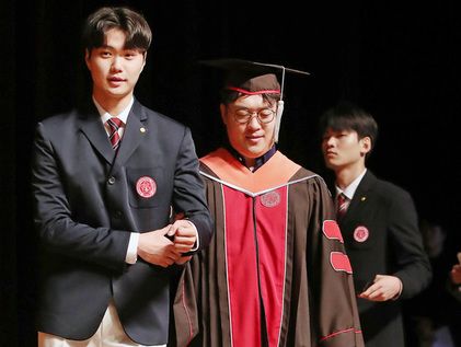 '스텝이 엉키면 그것이 바로 탱고'