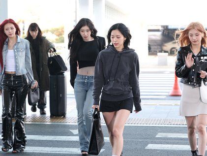 있지, 우아한 출국