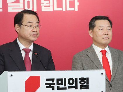 국민의힘, '돈봉투 수수 의혹' 정우택 공천 취소 발표