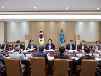 윤 대통령, 중동 사태 긴급 경제·안보 점검회의