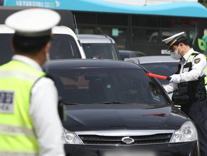 음주단속 중인 수원중부경찰서