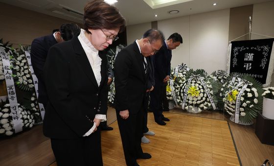 정차순 여사 빈소 조문하는 윤재옥 당대표 권한대행