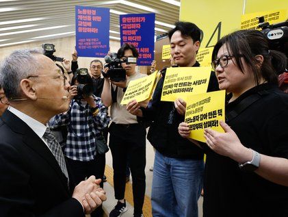 유인촌 장관 면담 요구하는 안명희 출판노조협의회 의장