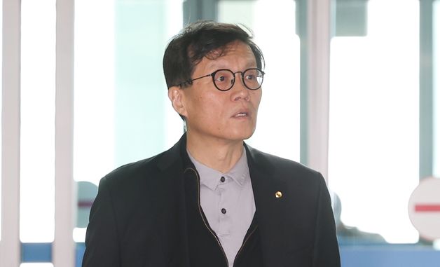 조지아 트빌리시로 출국하는 이창용 한은 총재