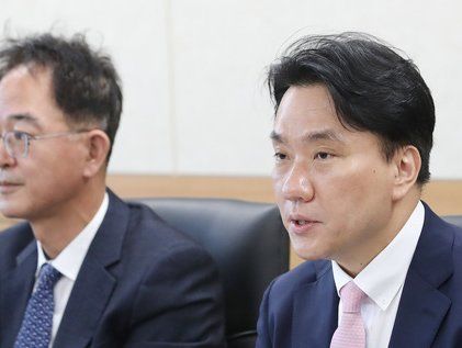 발언하는 이형주 상임위원