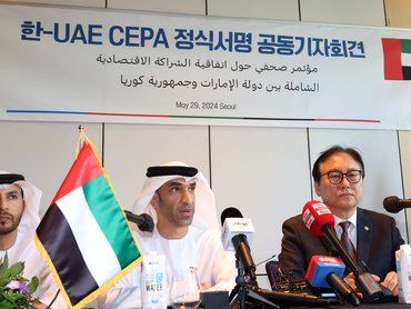 한-UAE CEPA 브리핑하는 알 제유디  UAE 장관