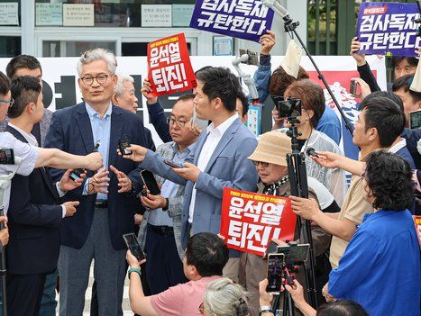 보석 석방 후 입장 밝히는 송영길 대표