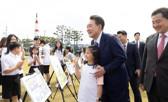 윤석열 대통령, 미래세대와 함께