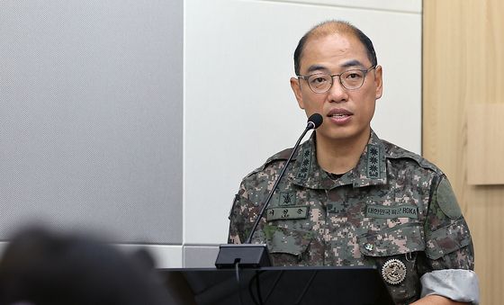 합참 '군사분계선 침범한 북한군, 군 경고사격에 퇴각'