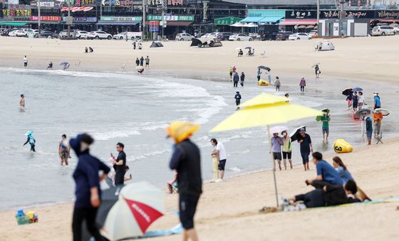 을왕리 해수욕장 '개장 하루 앞두고'