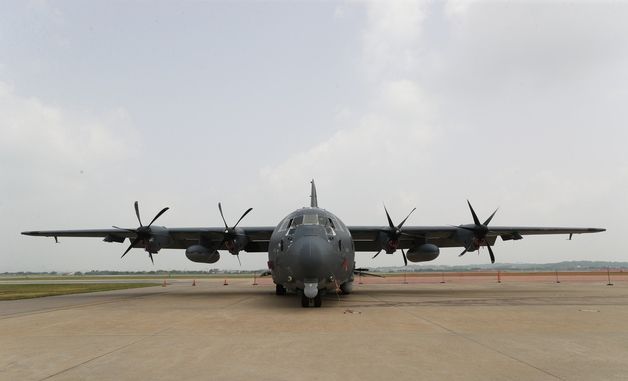 위용 뽐내는 AC-130J 고스트라이더