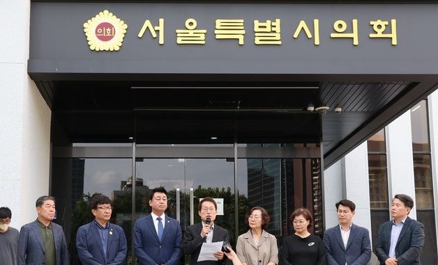 조희연 교육감 "이렇게 역사가 후퇴해선 안돼"