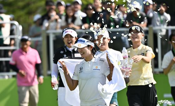 박민지, KLPGA 투어 첫 단일 대회 4연패…“상금 전액 기부”