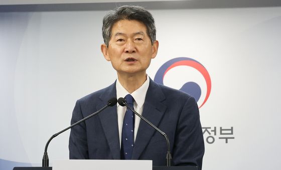 브리핑하는 이현출 국민통합위 특위위원장