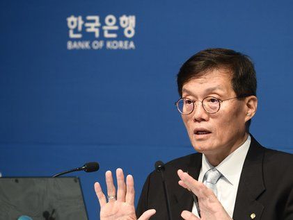 이창용 총재 "시장의 현 금리인하 기대 다소 과도해"