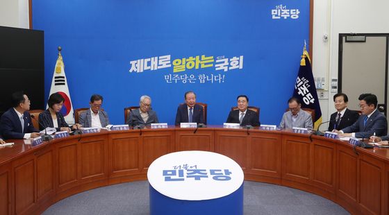 민주당 상임고문단 간담회