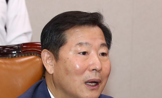 산중위 전체회의 발언하는 이철규