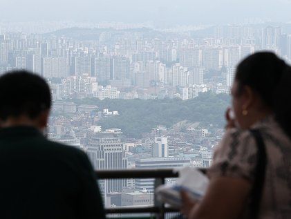 부동산 시장 회복 분위기 확산...  '집값 오르고 거래량 늘고'