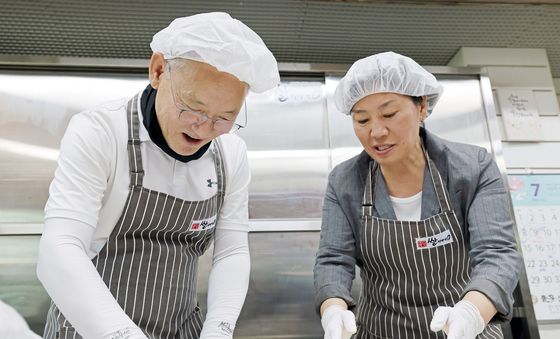 유인촌 문체부 장관 '송미령 장관관 함께 쌀 피자 만들기'