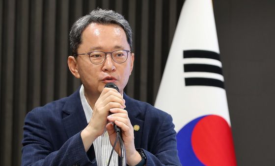 인사말하는 신중호 회장