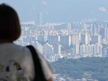 서울 아파트 전세가율 1년째 오름세... 상승폭 전세가>매매가 영향