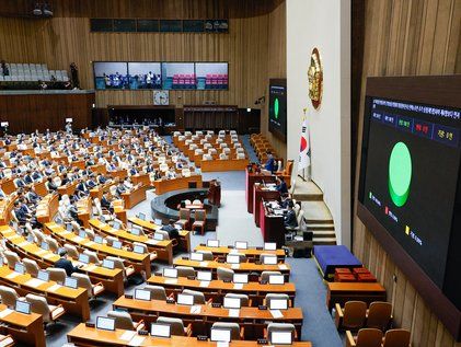 '이진숙 탄핵안 먼저 심의' 본회의 통과