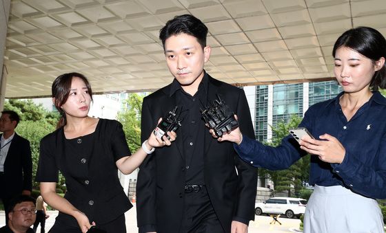 경찰 조사 출석하는 기동훈 메디스태프 대표