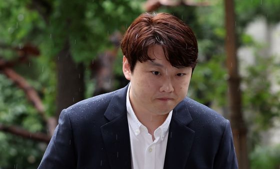 공공범죄수사대 출석하는 박단 비대위원장