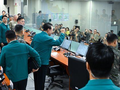 을지프리덤쉴드 훈련 장병 격려하는 윤석열 대통령