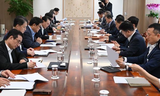 윤석열 대통령, 제100차 수석비서관 회의 주재