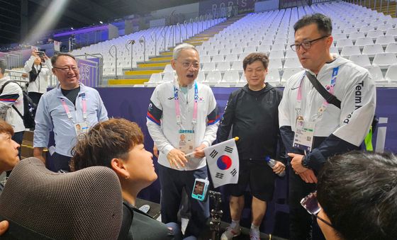 유인촌 문체부 장관, 패럴림픽 보치아 선수단 격려