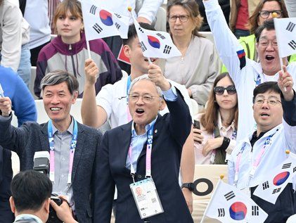 양궁 김옥금 응원하는 유인촌 장관